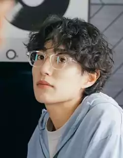Our Universe Cast & Plot Summary (K-Drama) | 우주를 줄게 출연진 7 Our Universe K-Drama_Our Universe cast2_2_3Kim Euijun_played by Oh Hyun-joong